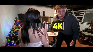 Vip4k. brunette is cheating on the penniless boyfriend in front of him on christmas eve