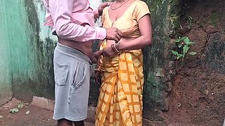 Komal Aunty Hot Indian Desi Fucked Hard by Trilokinath in Hindi