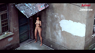 Desi young girl fingered her pussy outside her house