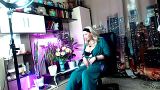 Charming Russian slut wife Aimee: solo with a dildo in her shaved mature cunt and riding her husband's dick...))