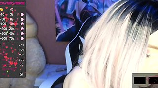 Masturbating loving babe solo toy plays with enthusiasm