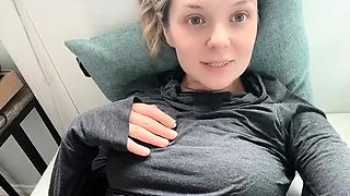 Hot amateur webcam teen masturbates for their fans