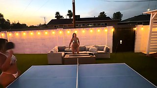 Amateur hottie fucked outdoor in public