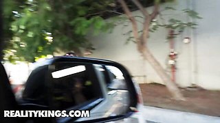 Tireless Kira and Jordyn's scissoring smut