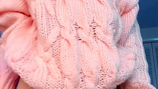 Amateur Webcam Cute Teen Plays Solo with Big Dildo