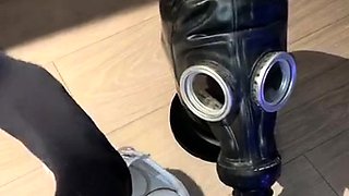 Amateur Foot Fetish Girlfriend Sucks and gives a Footjob